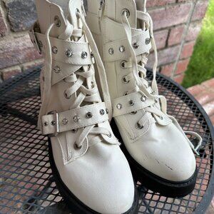 XOXO Gregor Embellished Lug Sole White Combat Boot 8.5M